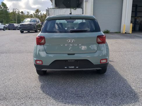New 2026 Hyundai Venue SE FWD image 6