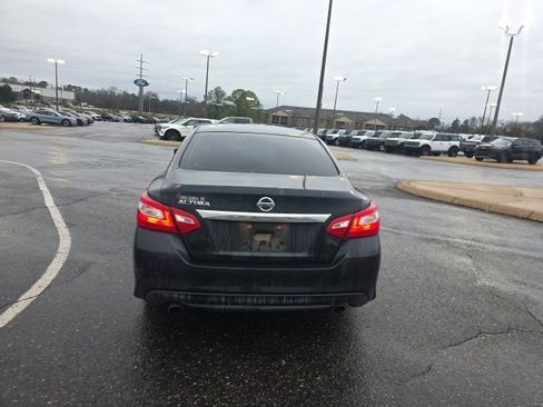 Used 2016 Nissan Altima 2.5 S w/ Power Driver Seat Package image 4