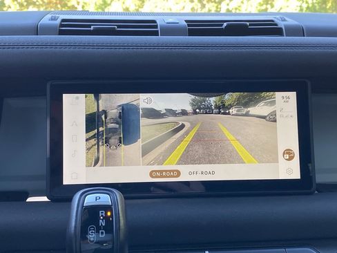 Used 2023 Land Rover Defender 110 X-Dynamic SE image 14