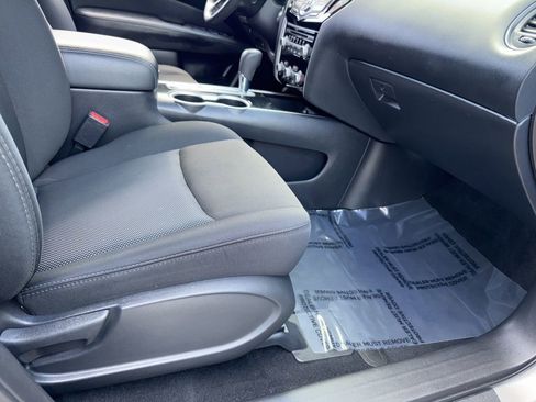 Used 2020 Nissan Pathfinder S image 15