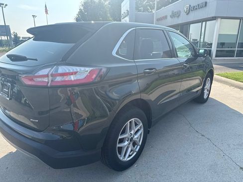 Used 2024 Ford Edge SEL w/ Convenience Package AWD/4WD image 4