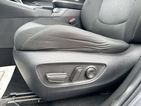 Used 2024 Toyota RAV4 XLE AWD/4WD image 12