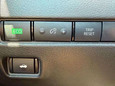 Used 2023 Nissan Sentra SV w/ All-Weather Package FWD image 19