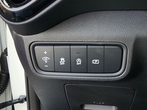 Certified 2025 Kia Soul S image 24