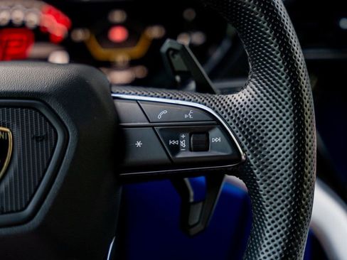 Used 2020 Lamborghini Urus image 41