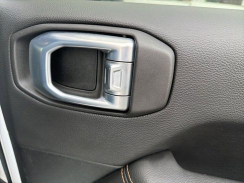 Used 2021 Jeep Gladiator Overland image 24