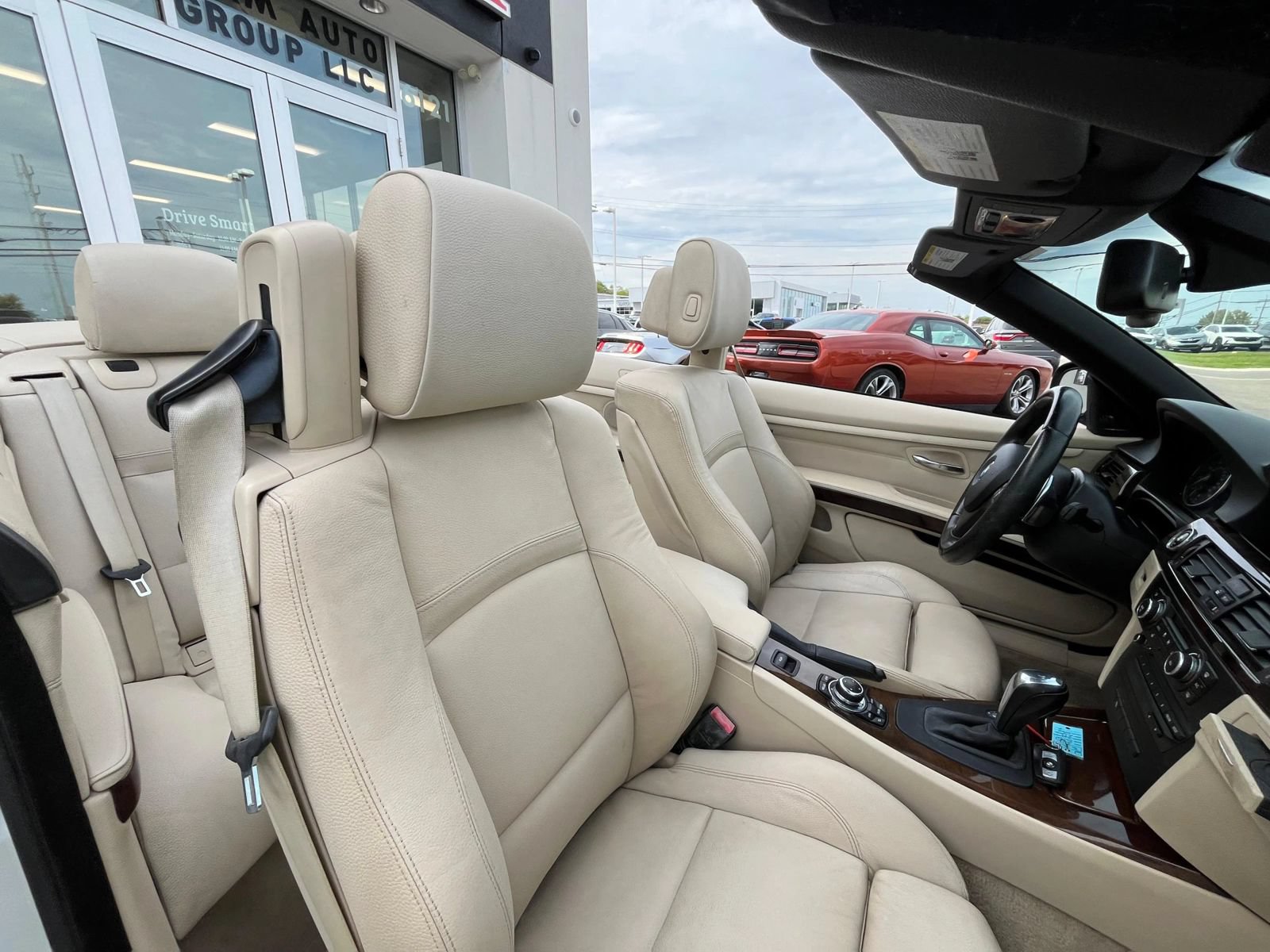 Used 2013 BMW 328i Convertible w/ M Sport Pkg RWD image 31