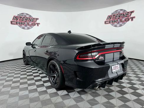 Used 2018 Dodge Charger SRT Hellcat RWD image 5
