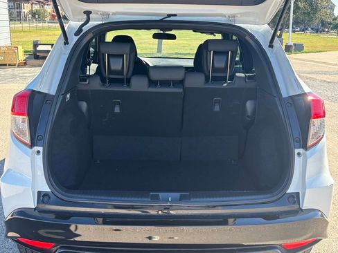 Used 2022 Honda HR-V Sport image 6