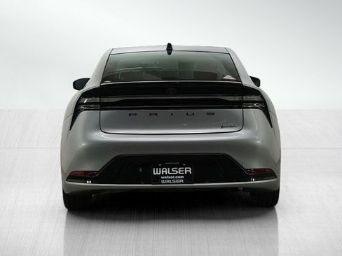 Used 2025 Toyota Prius Plug-In Hybrid image 6