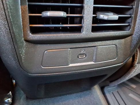 Used 2024 GMC Canyon Elevation image 11