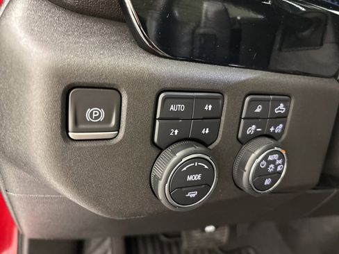 Used 2023 Chevrolet Silverado 1500 High Country w/ High Country Premium Package AWD/4WD image 40