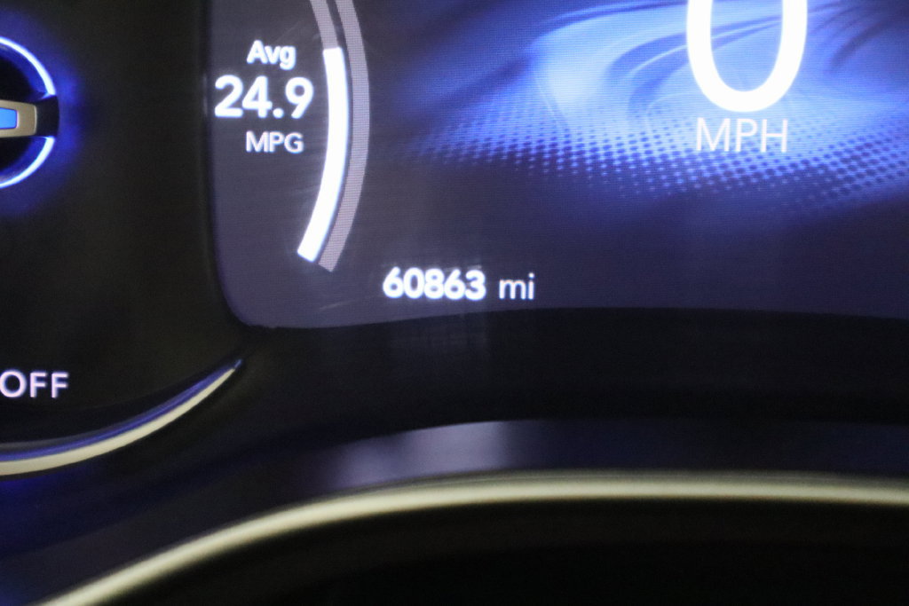 Used 2024 Chrysler Pacifica Limited FWD image 39