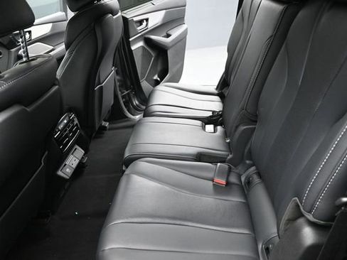 Used 2023 Acura MDX SH-AWD w/ Technology Package image 15