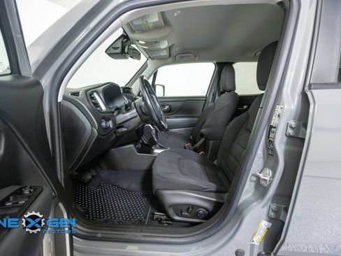 Used 2022 Jeep Renegade Latitude w/ Convenience Group AWD/4WD image 11