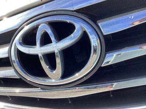 Used 2005 Toyota Camry LE FWD image 4