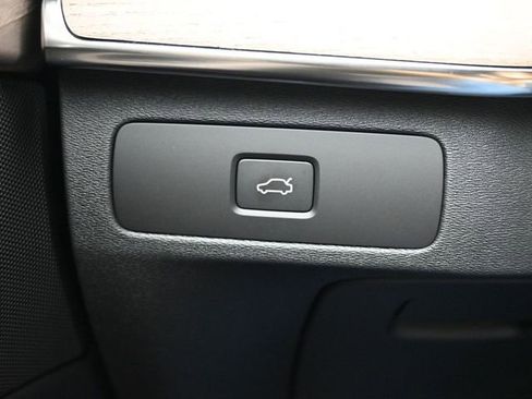 New 2026 Volvo XC90 B6 Ultra w/ Protection Package image 29