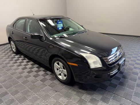 Used 2009 Ford Fusion SE image 2
