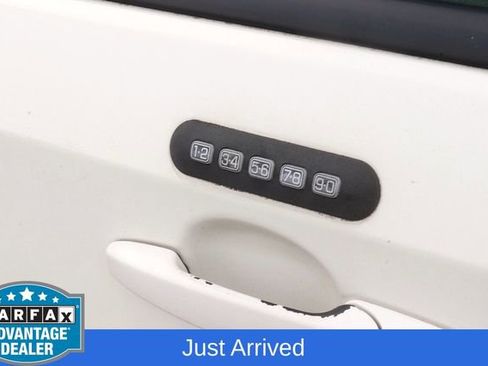 Used 2010 Ford Edge SEL image 9