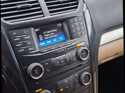 Used 2017 Ford Explorer FWD image 13