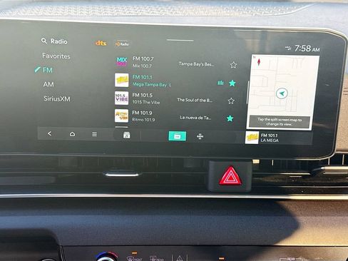 Used 2025 Kia Carnival EX FWD image 30