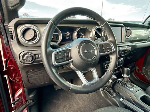 Used 2021 Jeep Wrangler Unlimited Sahara image 12