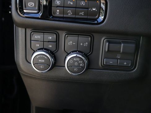 New 2026 GMC Yukon Denali w/ Denali Reserve Package image 48