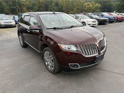 Used 2012 Lincoln MKX AWD image 2