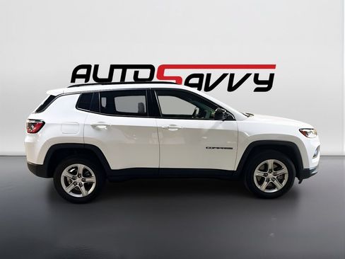 Used 2024 Jeep Compass Latitude w/ Altitude Special Edition AWD/4WD image 8