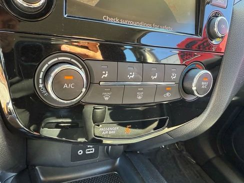 Used 2021 Nissan Rogue Sport S image 28