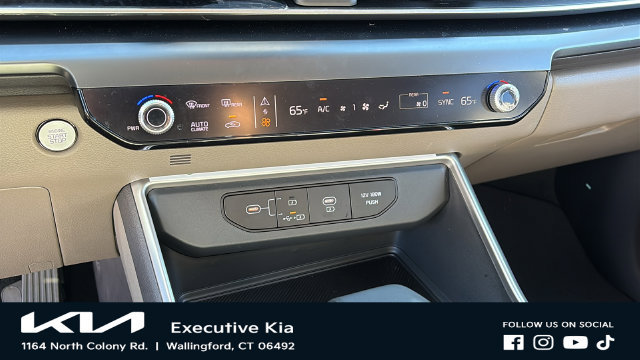 Certified 2026 Kia Carnival FWD image 17