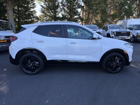 Used 2024 Buick Encore GX Sport Touring FWD image 11
