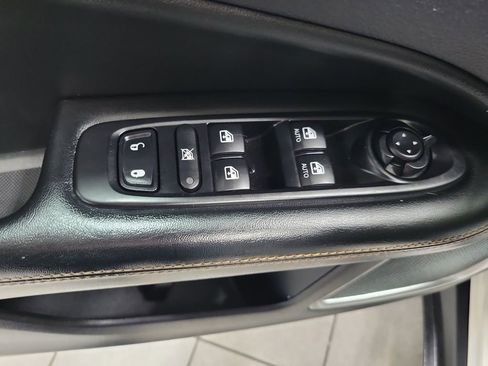 Used 2020 Jeep Compass Limited image 41