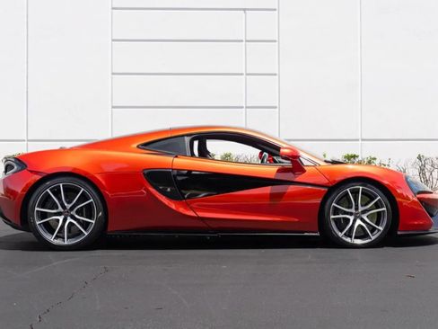 Used 2018 McLaren 570S RWD image 15