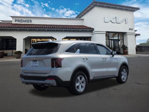 New 2026 Kia Sorento LX FWD image 8