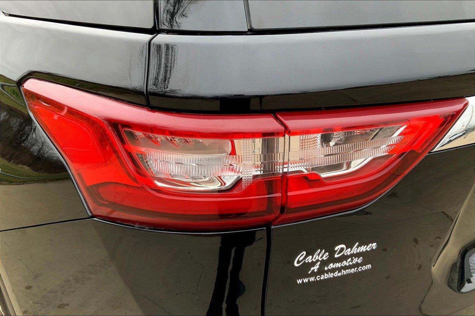 Used 2020 Chevrolet Traverse LT w/ LT Premium Package AWD/4WD image 27