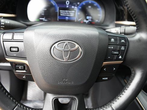 Certified 2023 Toyota Crown AWD/4WD image 31