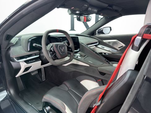 Used 2023 Chevrolet Corvette Stingray Premium Cpe w/ Z51 Performance Package RWD image 23