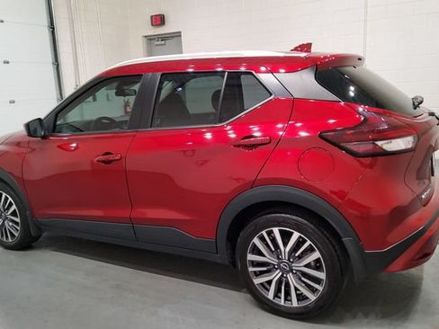 Used 2023 Nissan Kicks SV FWD image 8