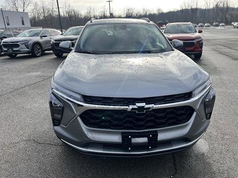 New 2026 Chevrolet Trax LT w/ Driver Confidence Package FWD image 9