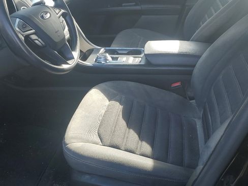 Used 2017 Ford Fusion SE w/ Fusion SE Technology Package image 8