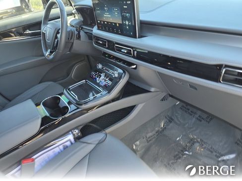 Used 2023 Lincoln Nautilus Reserve w/ Equipment Group 202A AWD/4WD image 30