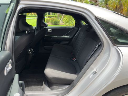 Used 2024 Hyundai Ioniq 6 SE RWD image 32
