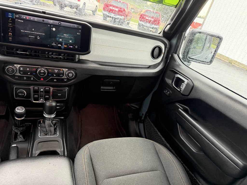 Used 2025 Jeep Gladiator Sport AWD/4WD image 24