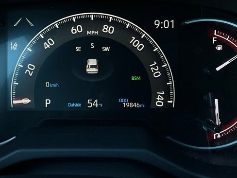 Used 2025 Toyota RAV4 XLE image 39