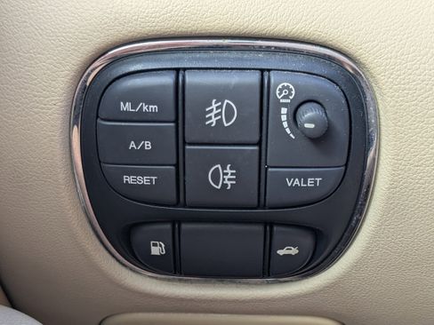 Used 2006 Jaguar XJ8 L image 23