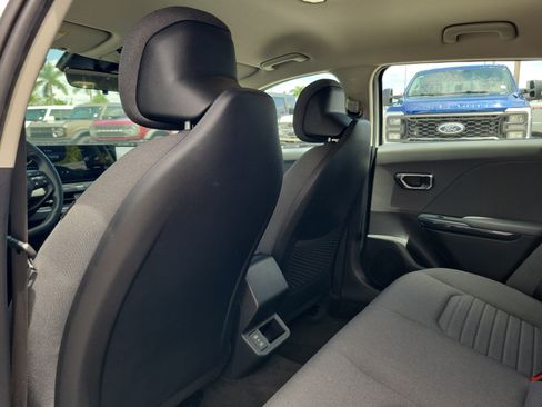 Used 2025 Kia K4 EX FWD image 15