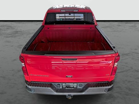 Used 2022 Chevrolet Silverado 1500 LT image 3