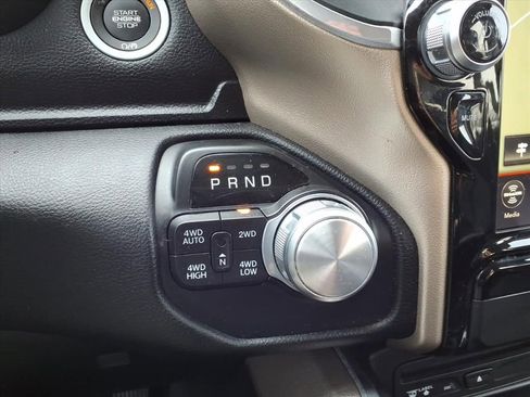 Used 2019 RAM 1500 Laramie image 31