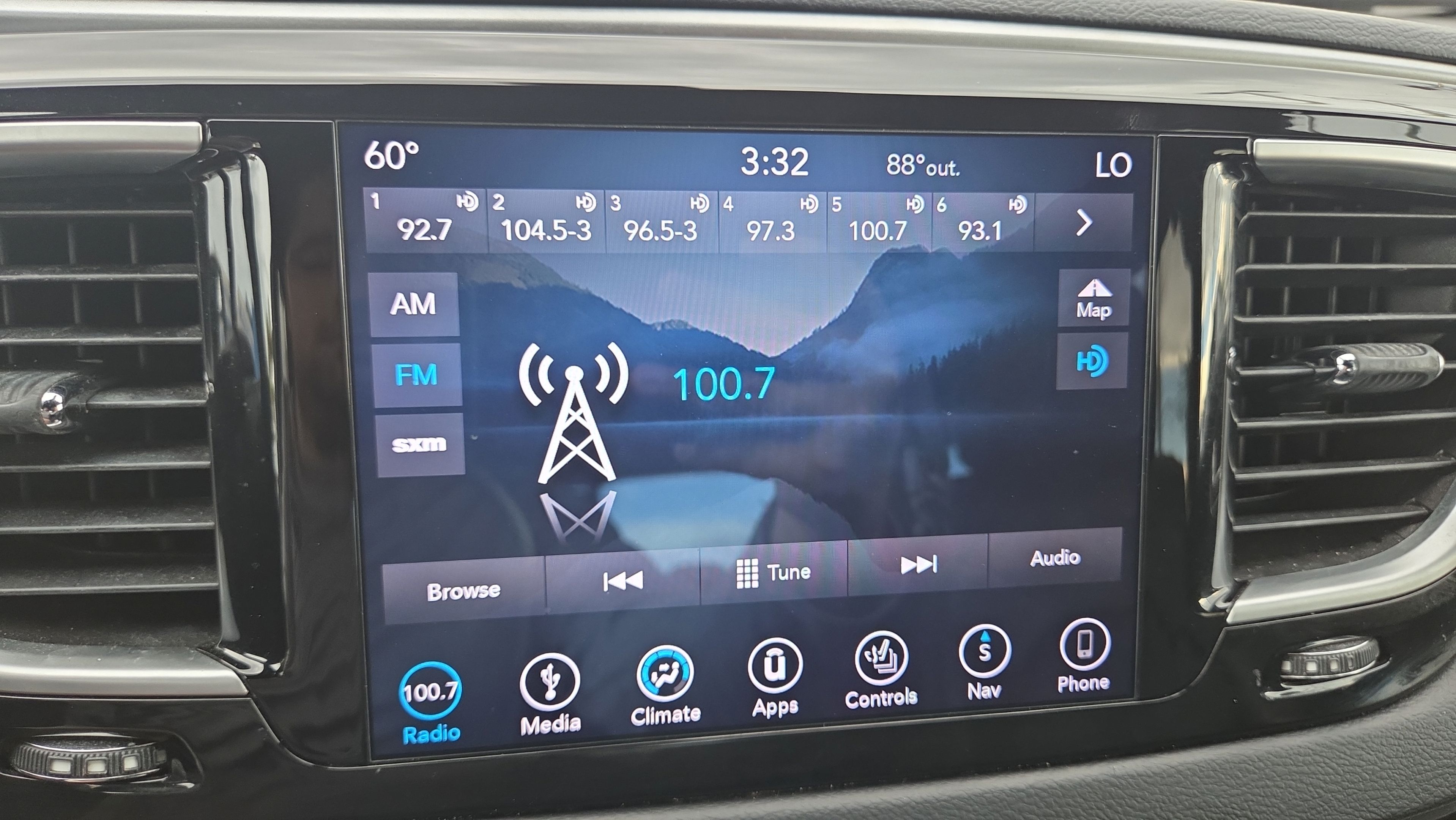 Used 2019 Chrysler Pacifica Touring-L Plus w/ S Appearance Package FWD image 24